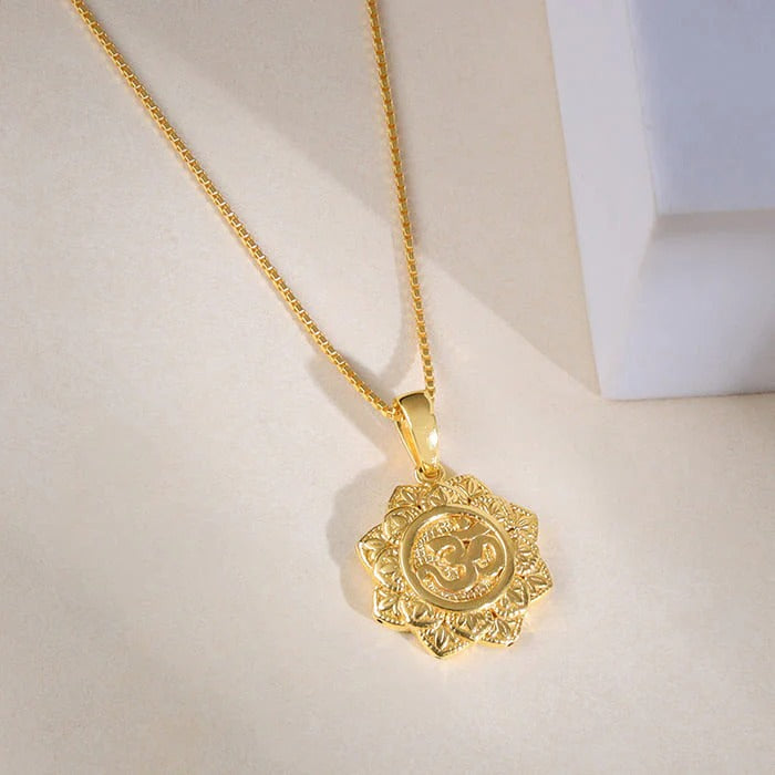 Golden Unique Om Pendant With Box Chain